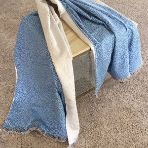 Decorative Throw, Reversible Blue Leaf & Silver w Trim 49x90